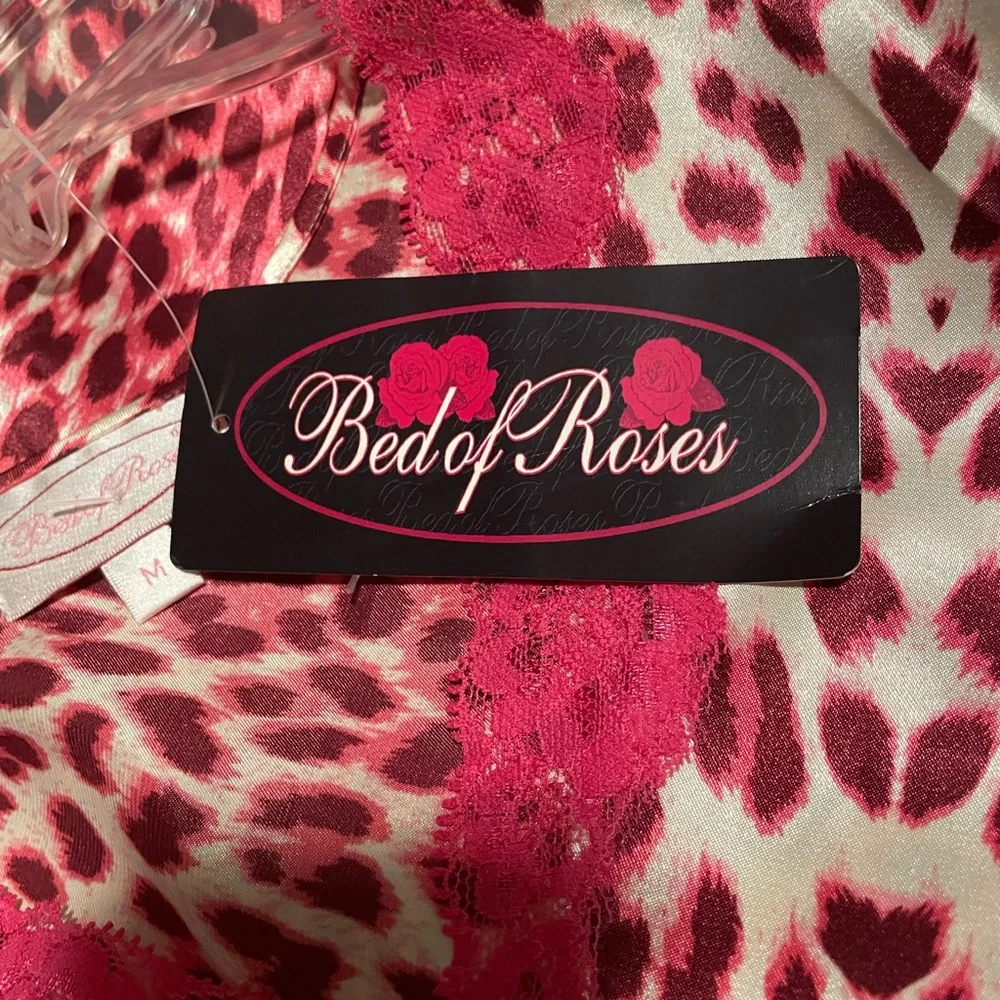 Bed of Roses Fuchsia Animal Print, Wine,Pink & Ivory Gown w/pink trim side split - Picture 6 of 9